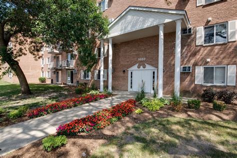 Colonial Village Apartments Itasca