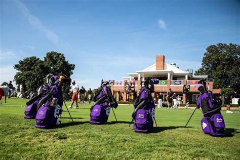 It took until their third tournament of the fall, but North Carolina finally played like the team deserving of its lofty preseason ranking in winning the Ben Hogan Collegiate Invitational on Tuesday at Colonial Country Club in Fort Worth, Texas. The Tar Heels, which entered the season ranked No. 2 in the nation in the Bushnell/Golfweek Coaches .... 