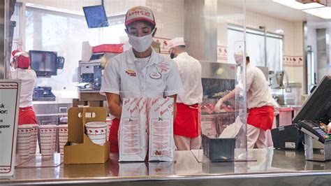Colorado In-N-Out Burger employees barred from wearing masks