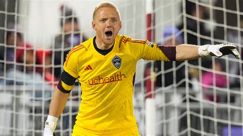 Colorado Rapids goalkeeper William Yarbrough sidelined after right knee surgery