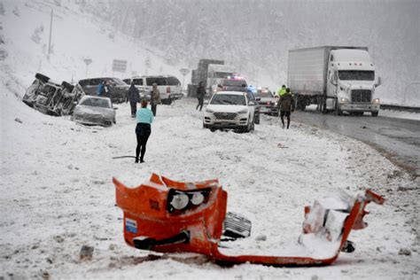 Colorado road conditions: Multiple crashes close I-70 as winter storm moves in