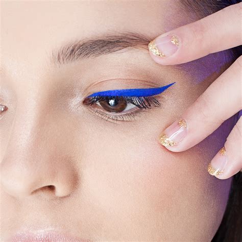 Colored eyeliner. Colorful eyeliner is a cool addition to any makeup look, whether it is feathered or graphic. Another color liner trend we simply can’t live without as of late is rocking color on our waterline — and we tapped into Lancôme Beauty Advisor Olivia Thompson on exactly how to wear and maintain the look like a pro. Here are her top … 