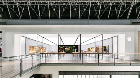 Columbia Apple Store Apple.