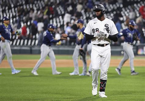 Column: After a 10-run implosion in their 10th straight loss, Chicago White Sox might be facing a do-or-die week