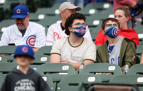 Column: Chicago Cubs lose 5-1 to Philadelphia Phillies after MLB opts to play despite ‘very unhealthy’ air alert