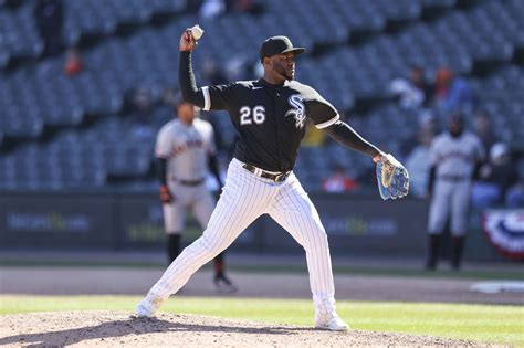 Column: Chicago White Sox are trying not to panic after a mind-numbing series against the San Francisco Giants