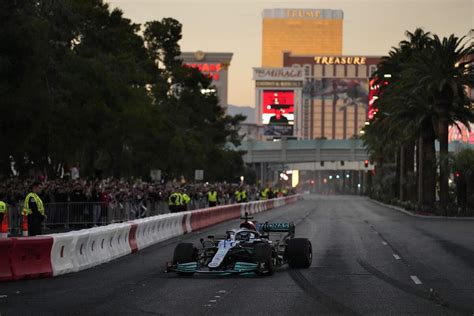 Column: F1 learns it overestimated fan demand for Las Vegas, the most expensive race of the year