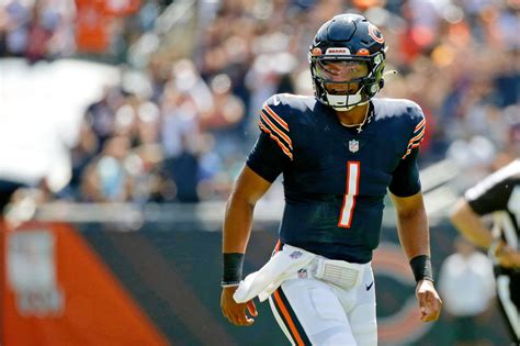 Column: On a career day for QB Justin Fields, the Chicago Bears seemed to be on the verge of an important breakthrough. Until they weren’t.