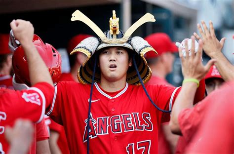 Column: Shohei Ohtani’s unique deal with the Los Angeles Dodgers turns baseball on its head