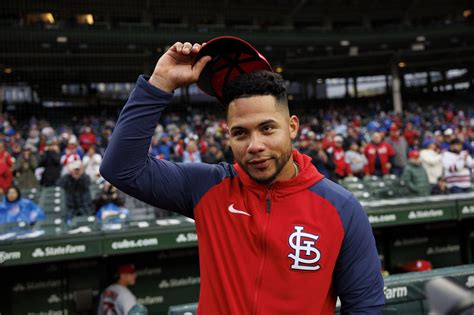 Column: St. Louis Cardinals are trying to make Willson Contreras feel loved after putting him in a ‘timeout’ behind the plate