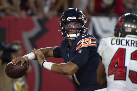 Column: What Jalen Hurts’ record-breaking contract means for QB Justin Fields and the Chicago Bears
