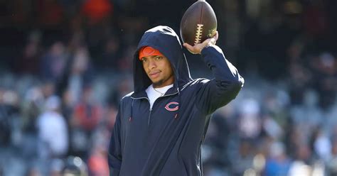 Column: With Justin Fields still sidelined, time is running out to make a case he’s the Chicago Bears QB of the future