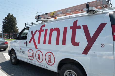 April 25, 2024 at 9:17 AM PDT. Listen. 2:02. Comcast Corp. shares fell more than 7% Thursday after the cable-TV giant reported a steeper-than-expected loss of internet …. 