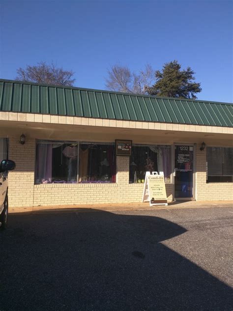 Lakeside Cleaners. Clothing Alterations Dry Cleaners & Laundries Shoe Repair. 16 Years. in Business. Amenities: (704) 696-0234. 119 Market Place Ave. Mooresville, NC 28117. OPEN NOW.