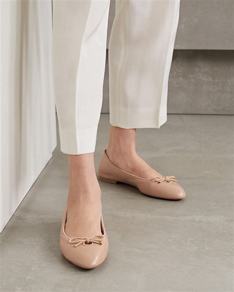 Comfortable flats women. Jan 11, 2024 · The most comfortable flats for women are both fashionable and functional. ILLUSTRATION: FORBES / PHOTO: RETAILERS. I focused on top-rated options, with at least four stars, from trusted... 