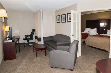 Comfortinnsuites - 7.8/10. Good. (1004) Stay at this business-friendly hotel in Winston-Salem. Enjoy free breakfast, free WiFi, and free parking. Our guests praise the breakfast and the helpful staff in our reviews. Popular attractions Hanes Mall and Truist Stadium are located nearby. Discover genuine guest reviews for Comfort Suites Hanes Mall along with the ...