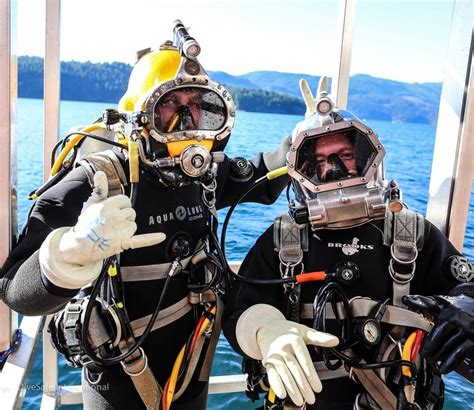 Commercial diving schools. ACDE membership includes US public and private educational organizations that have over 150 years of combined experience in training commercial divers. Our members are located throughout the coastal regions of the United States. Please visit our member websites below 