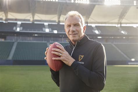 Commercial joe montana. Joe Montana will appear in a pair of Super Bowl commercials, for Guinness beer and Frito Lay chips, on Sunday. As Tom Brady plays Sunday, his boyhood hero, Joe Montana, will pitch. It will be hard ... 