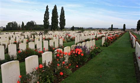 Commonwealth graves commission.  The Commonwealth War Graves Commission (CW...
