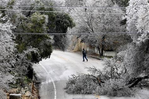 Communication, shelter issues identified during 'hurricane-level' Austin ice storm, report says
