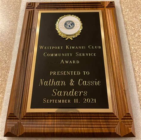 Community service award. This Star Volunteer Award makes it clear that the volunteer is the real star. The plaque is textured and detailed and made from 100% optical crystal that ... 