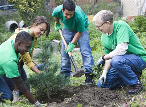 Community service ideas. Pros of community service in high school include addressing community needs, exposure to new people, learning new skills and experiencing group dynamics. Cons include busy schedule... 