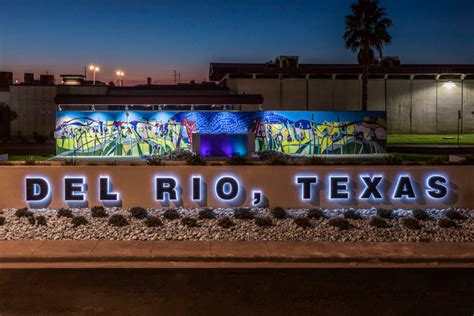 Oct 26, 2021 · True to the show’s mission statement, “Del Rio, Texas” shined a spotlight on the unsung queer community in and around this border town—and it gave all of them something to unite around. 