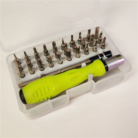 Compact screwdriver set. .  <a href=https://emplato.com/assets/images/kjus...