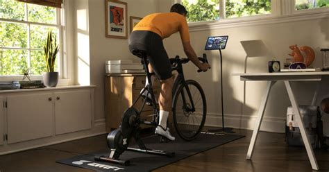 Comparing Zwift vs Peloton: Which One is Right for You? 2024