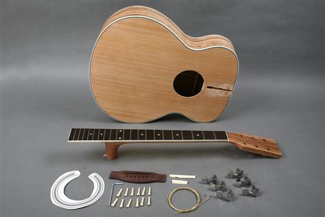 Complete guide to building kit acoustic guitars. - Manuale tecnico per navi navali 310.