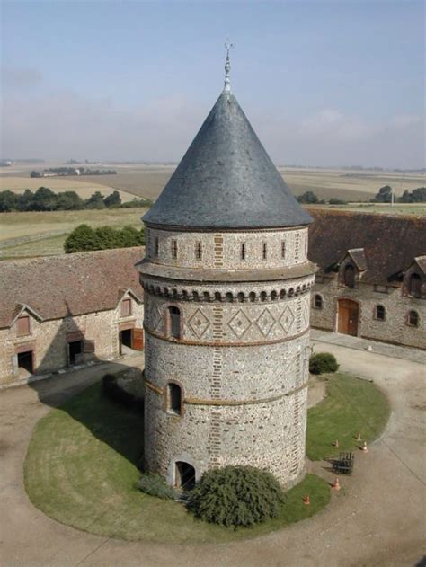 Compte de la réparation du donjon et de la construction de la chambre des comptes de montbrison (1382 1383). - Como tirar proveito dos seus inimigos.