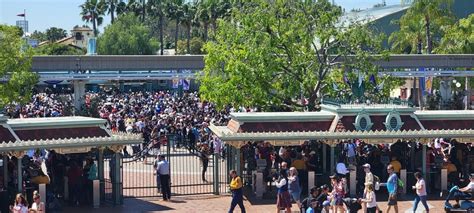 Computer issue at the Disneyland Resort delays guests from entering the parks