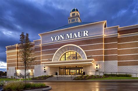 Von Maur offers free gift-wrapping and free shippi