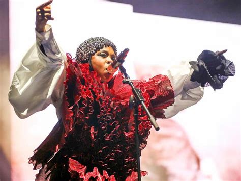 Concert Review: Lauryn Hill’s 25th ‘Miseducation’ celebration passes with a grade curve