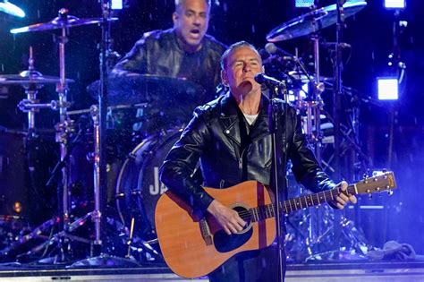 Concert review: Bryan Adams brings nostalgic rush of rockers and ballads to Xcel Energy Center