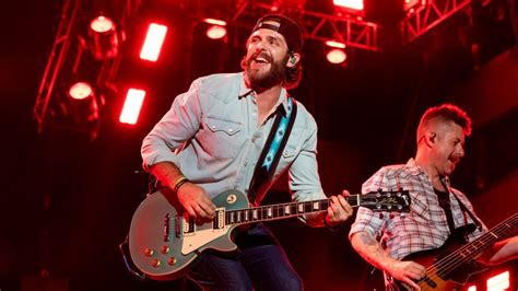 Concert review: Cheery, grinning Thomas Rhett lights up Xcel Energy Center