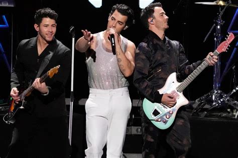 Concert review: Jonas Brothers speed through their back catalog at the Grandstand