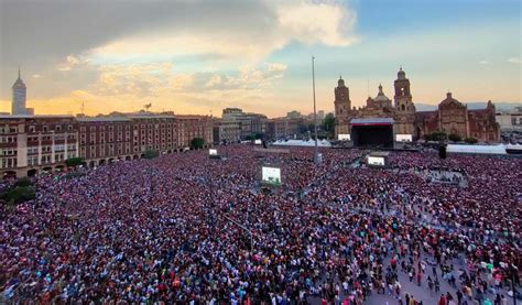 Concierto de Los Fabulosos Cadillacs reúne a 300.000 personas en el Zócalo de Ciudad de México