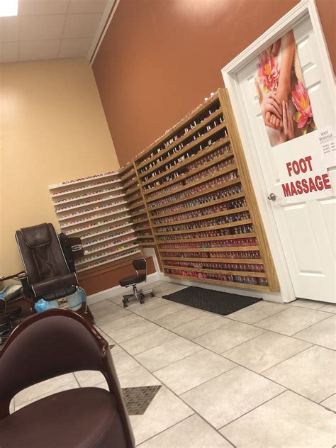 About Signature Nails & Spa. Signature Nails & Spa is located at 89 Fort Eddy Rd in Concord, New Hampshire 03301. Signature Nails & Spa can be contacted via phone at 603-228-6698 for pricing, hours and directions.. 