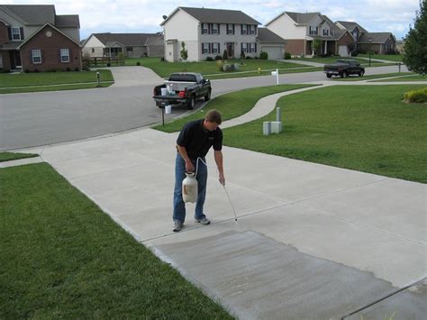 Concrete sealer for driveway. Foundation Armour SX5000 is a solvent-based concrete and masonry sealer. SX5000 is approved by the department of transportation, does not change the natural look of your driveway, and can last up to 10 years. SX5000 does not require any heavy equipment to apply, no toxic fumes, and clean up is easy with soap and water. 