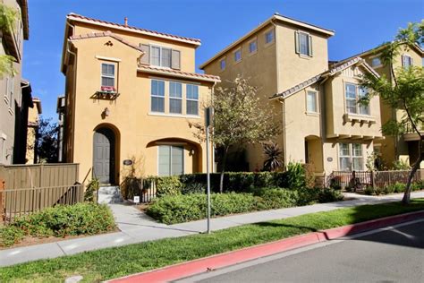 Condos for sale in chula vista. Alan Ortiz Durante & Rich Real Estate. $475,000. 2 Beds. 2 Baths. 1,052 Sq Ft. 695 Sea Vale St Unit 300, Chula Vista, CA 91910. Charming downstairs end unit in the private community of Las Palmas. Property features open floor plan with natural light and cool breeze from living area and balcony. 