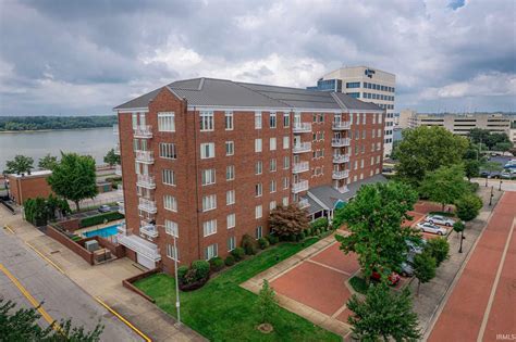 Condos for sale in evansville indiana. 30 condos for sale in Evansville, IN. Discover the latest condo developments and find your ideal apartment with Point2. Browse through nearby listings to find condos suited for both first-time and experienced homebuyers. 