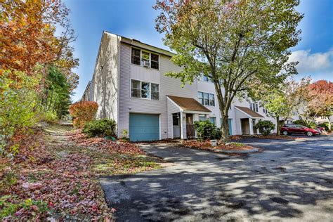 Condos for sale in manchester nh. Sold: 3 beds, 2.5 baths, 1928 sq. ft. condo located at 25 Forestedge Way, Manchester, NH 03102 sold for $499,900 on Mar 4, 2024. MLS# 4977254. Opening up the next phase at Woodview Townhomes at Woo... 