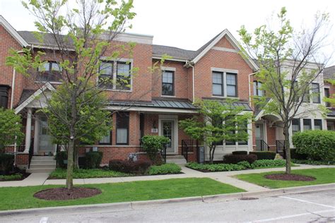Condos for sale in park ridge il. Ridge Square is a 16 unit condo building built in 1982. Ridge Square is located at 209 Vine in Park Ridge , Illinois. Hinkley Park Townhomes. Hinkley Park Townhomes is a 23 unit luxury townhouse community built in 2015. Hinkley Park Townhomes features townhomes with floor plans ranging from 2850-3200 square feet Read more. 
