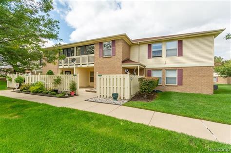 Condos for sale in south lyon mi. What’s the full address of this home? What's the housing market like in South Lyon? Sold: 2 beds, 1.5 baths, 820 sq. ft. condo located at 25384 Potomac Dr #8, South Lyon, MI 48178 sold for $90,500 on Oct 3, 2023. MLS# 20230069282. 
