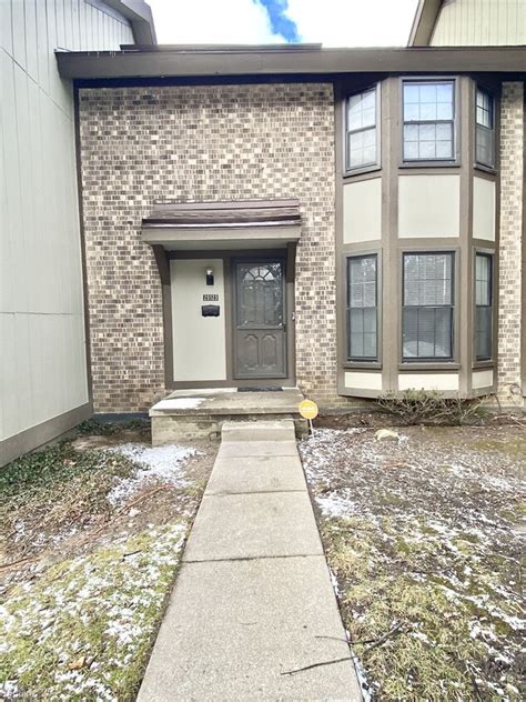 Condos for sale in southfield mi. Explore Similar Condos Within 2 Miles of Lathrup Village, MI. $234,900. 3 Beds. 1.5 Baths. 1,232 Sq Ft. 24043 Lathrup Blvd, Southfield, MI 48075. Looking for your new home in Southfield, take a look at this 3 bedroom condo, 1.5 bath, with a 2 car attached garage, immediate occupancy. Great location, close to shopping, freeways and more. 