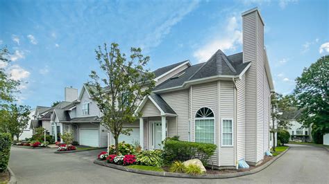 Condos for sale stamford ct. View 855 condos for sale in Connecticut. Check CT real-estate inventory, browse property photos, and get listing information at realtor.com®. ... Stamford, CT 06901. Email Agent. Brokered by ... 