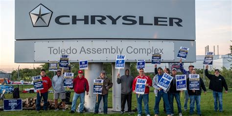 Confused Automakers Braced for Strike at the Wrong Plants