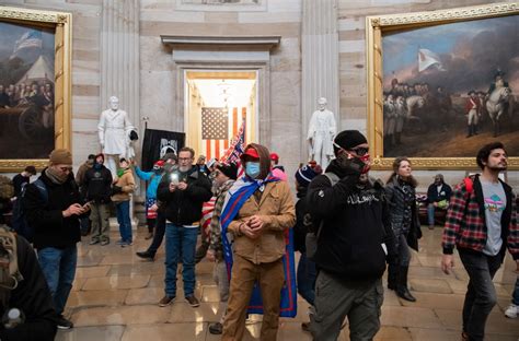 Congresistas visitan a acusados de participar del ataque al Capitolio en cárcel de DC