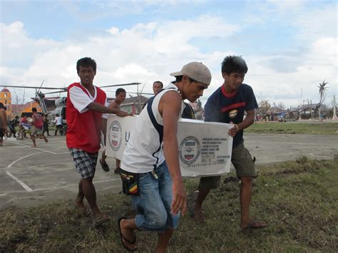 Connecting First Responders During Typhoon Haiyan FINAL